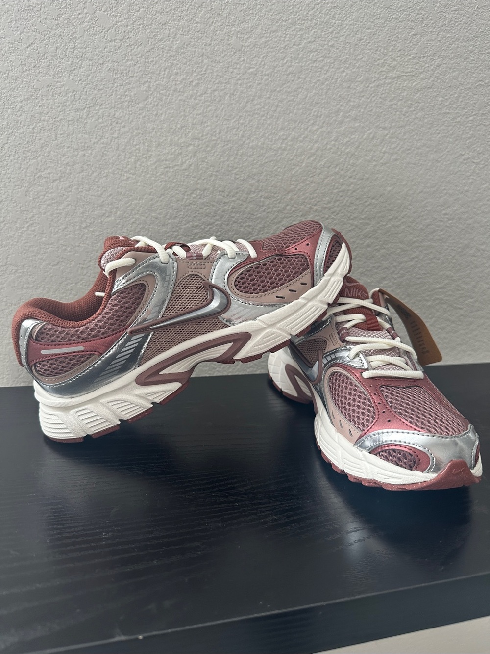 Nike V5 RNR Maroon Neutral Women’s 8 Youth 6.5 NEW Rare Colorway